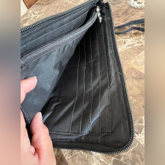 Floral embroidered zip wallet - Picture 8 of 10